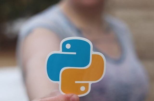 Community Engagement in Open-Source Versus Proprietary Software Development