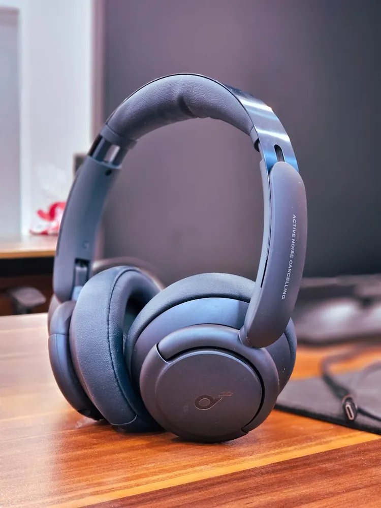 The Ultimate Review of the Most Effective Noise-Canceling Headphones for Travelers